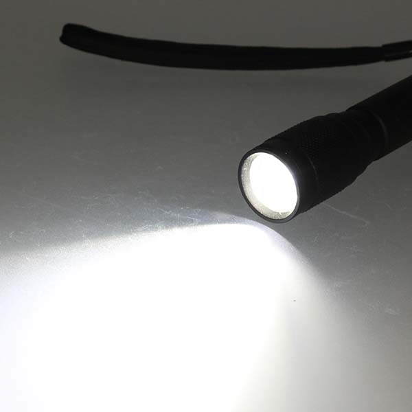 ズーム機能付きアルミライト