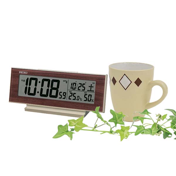 セイコー（SEIKO）夜でも見える電波時計 SQ325B