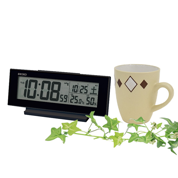 セイコー（SEIKO）夜でも見える電波時計 SQ324