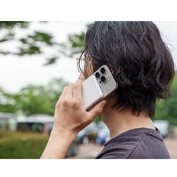 マグネット付ワイヤレス モバイルバッテリー 5000mAh